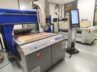 Fresadora de 3 ejes para compuestos y plásticos